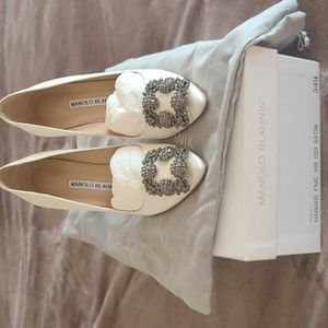 Manolo Blahnik Hangisi